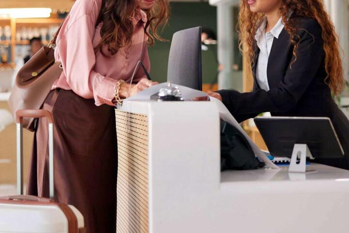 The Cheapest Ways to Stay Abroad Without Sacrificing Comfort