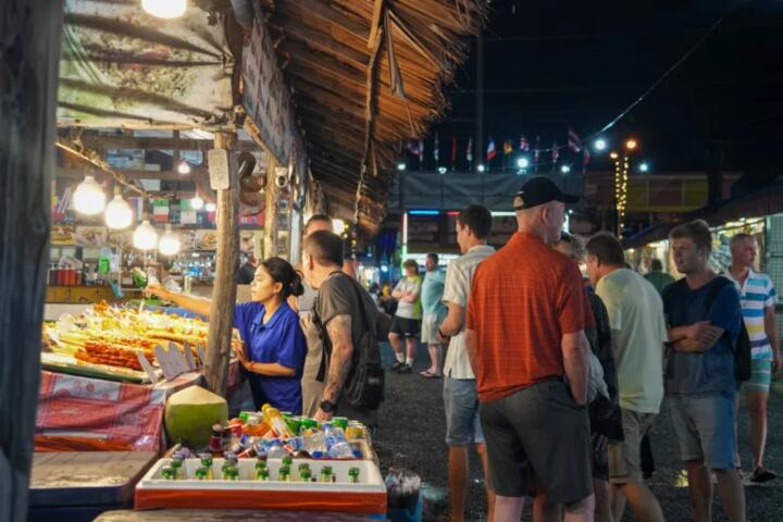 How Local Markets Reveal a Region's Food