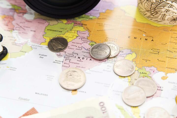 How to Eat Well While Traveling on a Budget