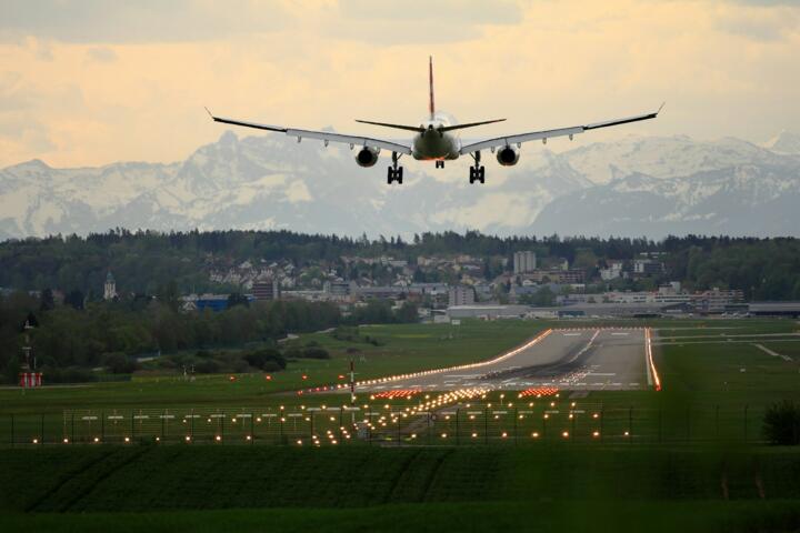 When to Book Flights to Get the Cheapest Price