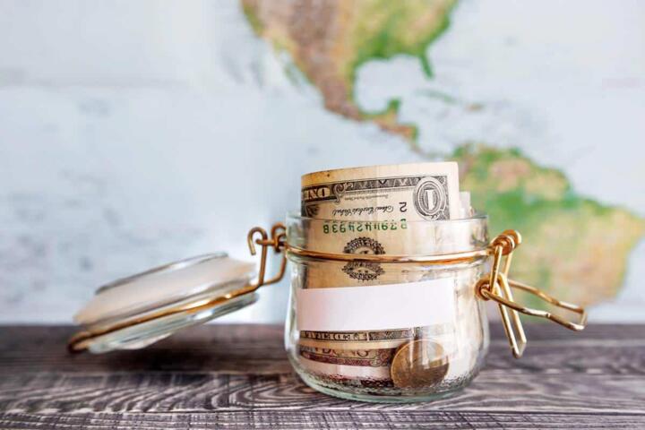 How to Compare Two Destinations on Budget