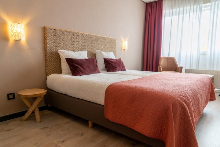 The Difference Between a Suite and a Standard Room
